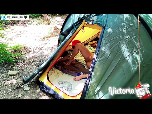 ❤️ Difilmkan di kamera Pria brengsek yang bersemangat dari Orang Asing di dalam tenda ❤️ Porno di id.porngifer.ru ️