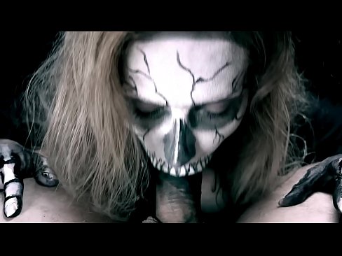❤️ Gadis iblis mengisap ayam dengan mulut hitamnya dan menelan air mani. ❤️ Porno di id.porngifer.ru ️